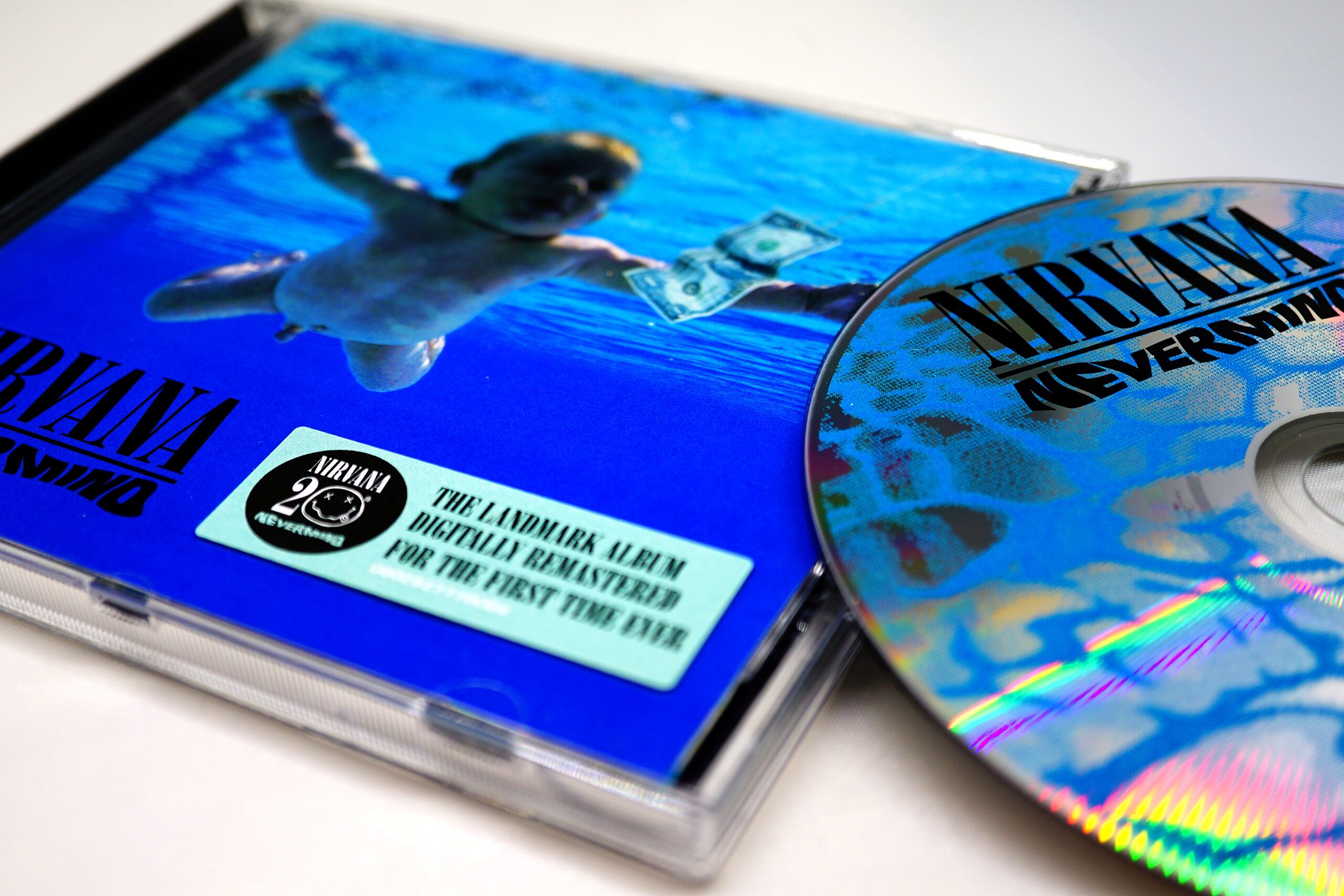 nirvana-απορρίφθηκε-η-μήνυση-του-μωρού-από-561656011