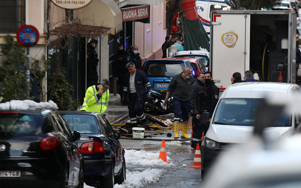 συναγερμός-στο-παγκράτι-σπασμένος-αγ-561689677