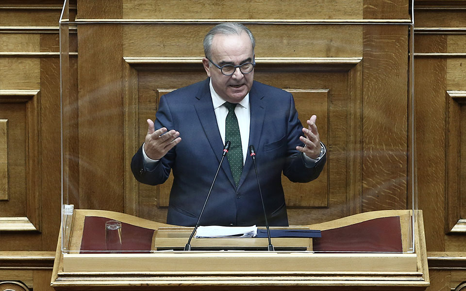 θετικός-στον-κορωνοϊό-ο-αναπληρωτής-υ-561663808