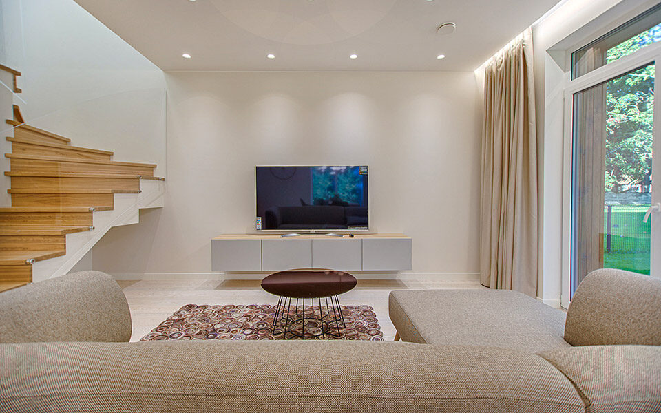 Πώς να διακοσμήσετε τον καναπέ σας-3