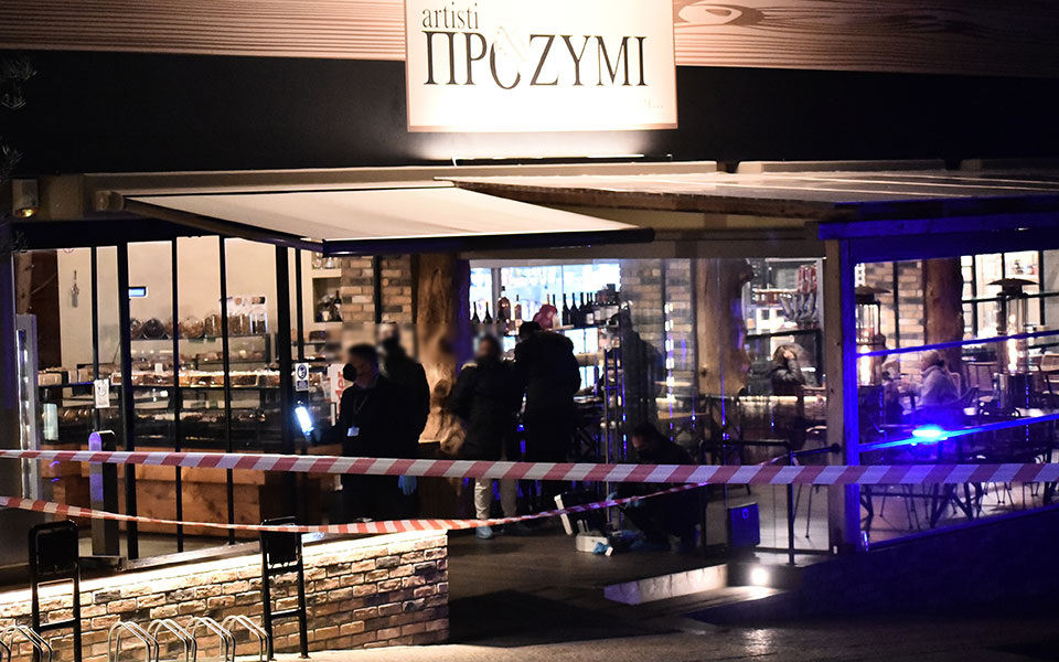 πυροβολισμοί-στη-βούλα-τρεις-τραυμα-561683023