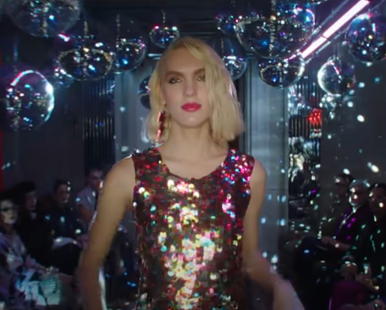 pantene-ο-σκηνοθέτης-της-viral-διαφήμισης-στην-561674995