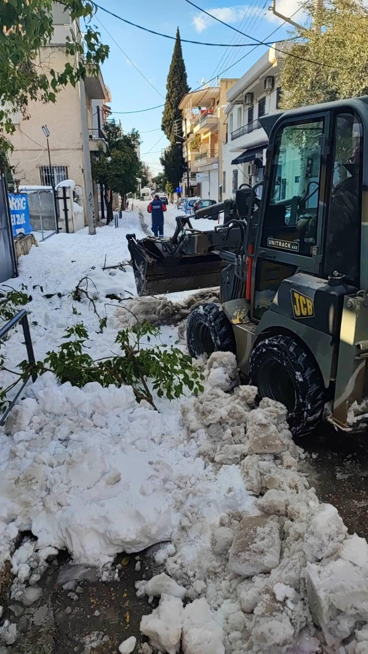 Κακοκαιρία Ελπίδα: Ο στρατός στη μάχη του αποχιονισμού (εικόνες)-11