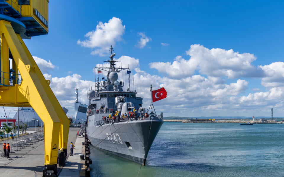 ο-ερντογάν-επιμένει-σε-εξοπλιστικά-πρ-561667351