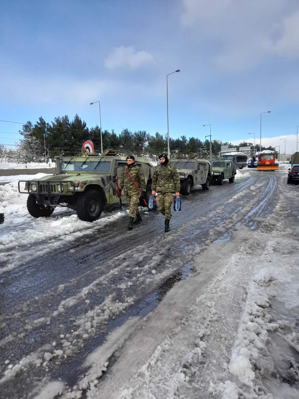 Κακοκαιρία «Ελπίδα»: Η συνδρομή των Ενόπλων Δυνάμεων στην αντιμετώπιση των προβλημάτων-3