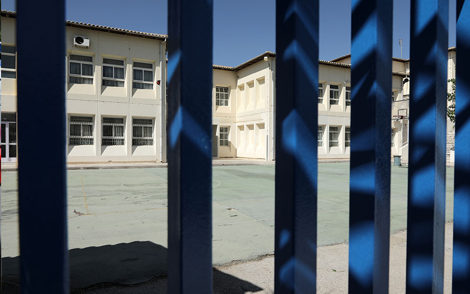 φλώρινα-κλειστά-τα-σχολεία-και-το-πανε-561676546