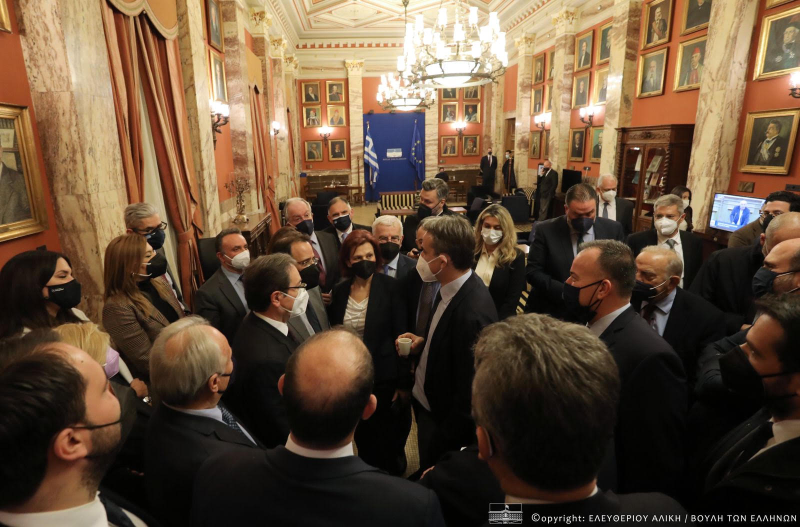 Πρόταση μομφής: Στη Βουλή ο πρωθυπουργός – «Η πρόταση του ΣΥΡΙΖΑ ηταν κάτι που το περιμέναμε»-1