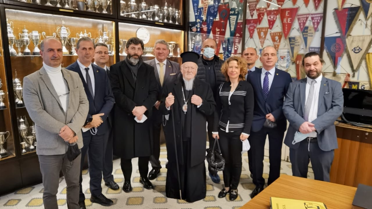 ο-πατριάρχης-βαρθολομαίος-έπαιξε-πιν-561674299