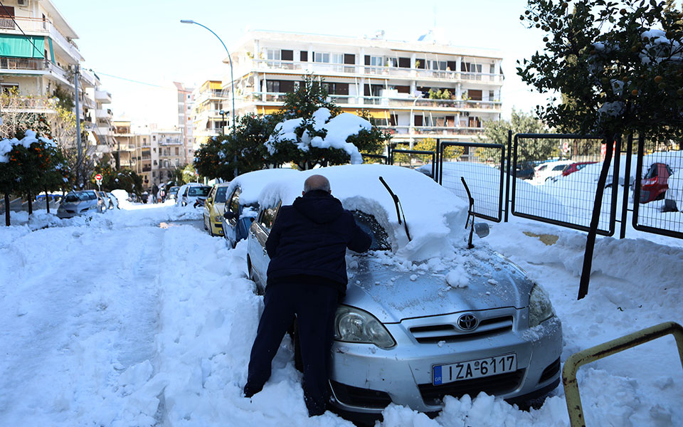 «Η κατάσταση είναι ακόμα δύσκολη»: Μαρτυρίες κατοίκων από 5 δήμους-13