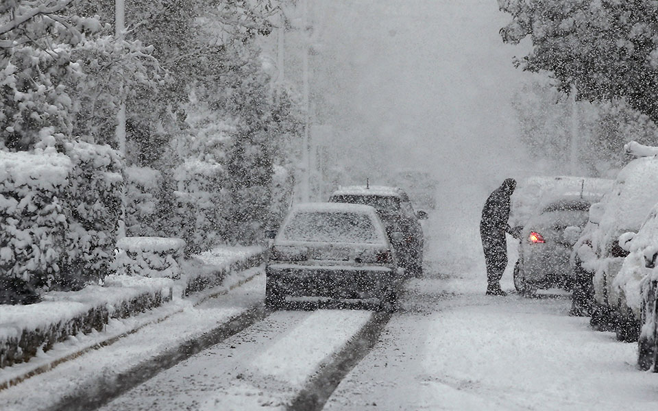 ωρωπός-απεγκλωβισμός-λεωφορείου-που-561683947