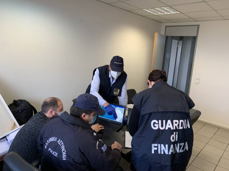 Εξαρθρώθηκε διεθνές δίκτυο διακίνησης μεταναστών με yachts – 29 συλλήψεις σε Ελλάδα, Ιταλία και Αλβανία (εικόνες)-2