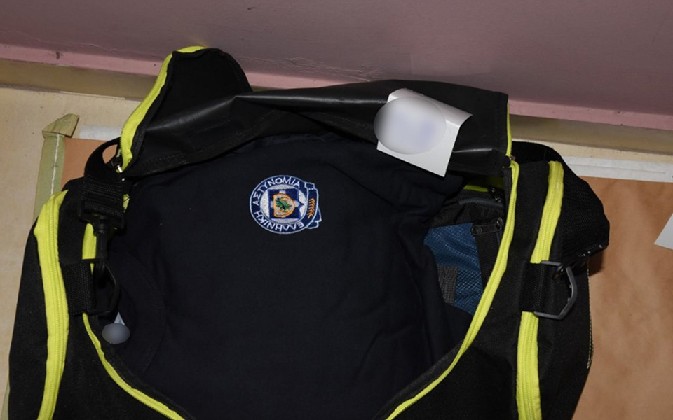 Τρεις συλλήψεις για την επίθεση στο «Ίδρυμα Εθνικού και Θρησκευτικού Προβληματισμού» – Κατηγορίες για τρομοκρατία, τους αποδίδονται 28 επιθέσεις-3