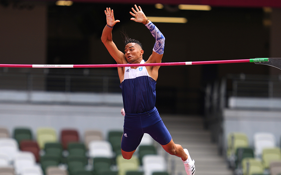 άλμα-επί-κοντώ-νέο-ατομικό-ρεκόρ-ο-καρα-561711058