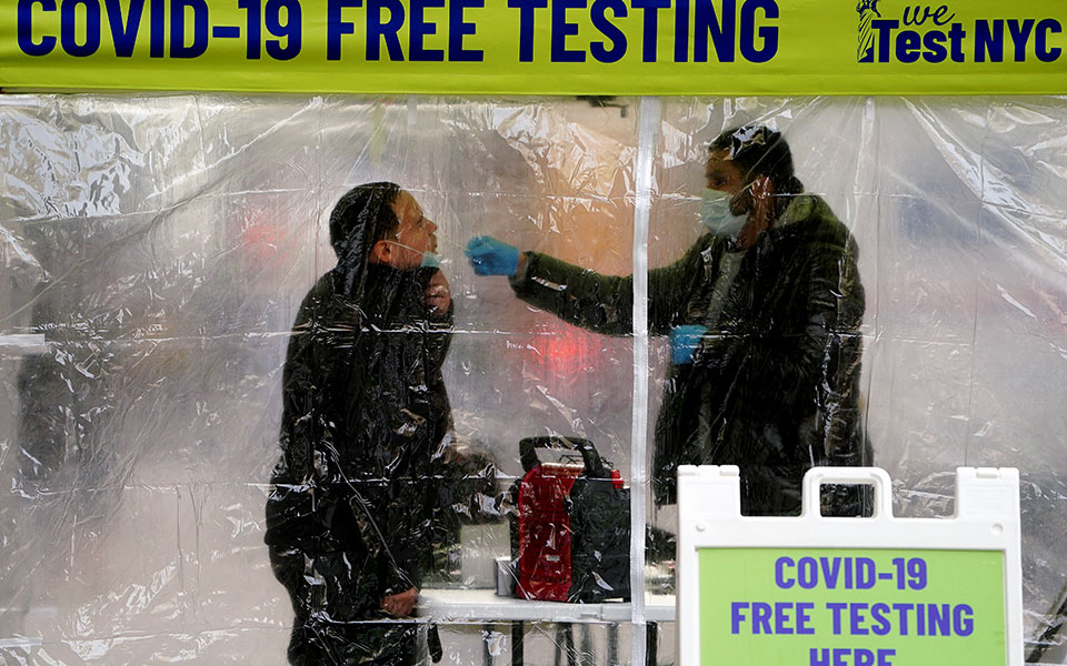 ηπα-πάνω-από-900-000-οι-ανθρώπινες-απώλειες-561705373