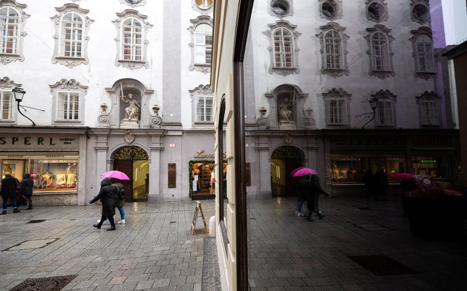 η-αυστρία-ενέκρινε-τον-υποχρεωτικό-εμ-561703018