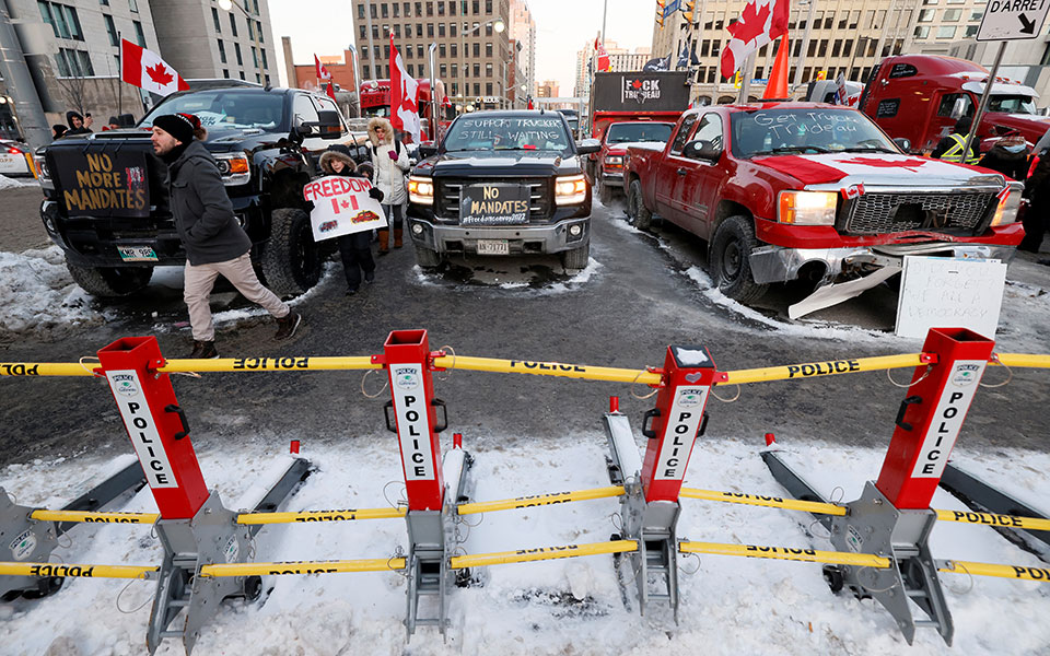 καναδάς-σε-κατάσταση-έκτακτης-ανάγκη-561706411