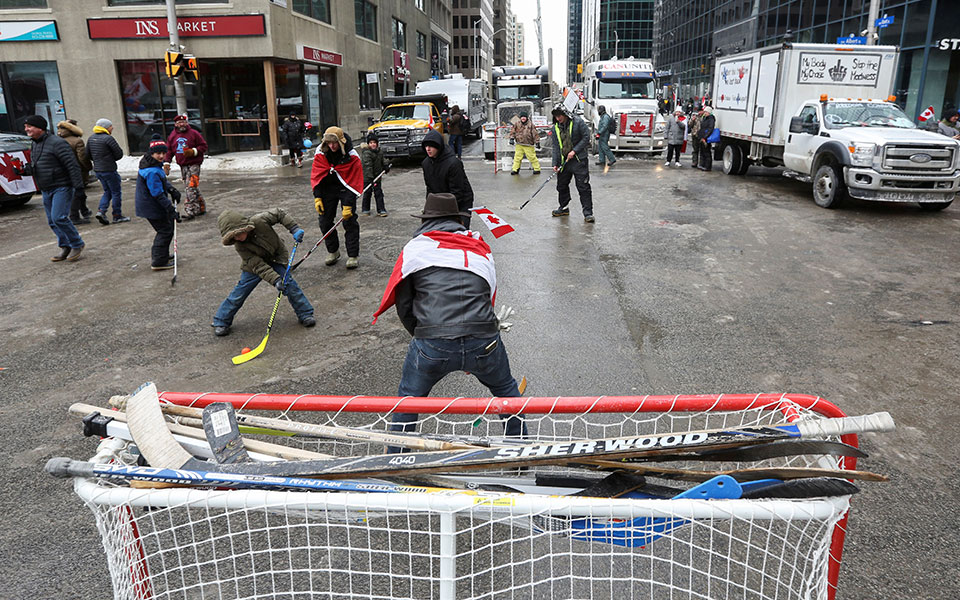 Καναδάς: Παραλύει την Οττάβα η πρωτοφανής πολιορκία των αντιεμβολιαστών-1