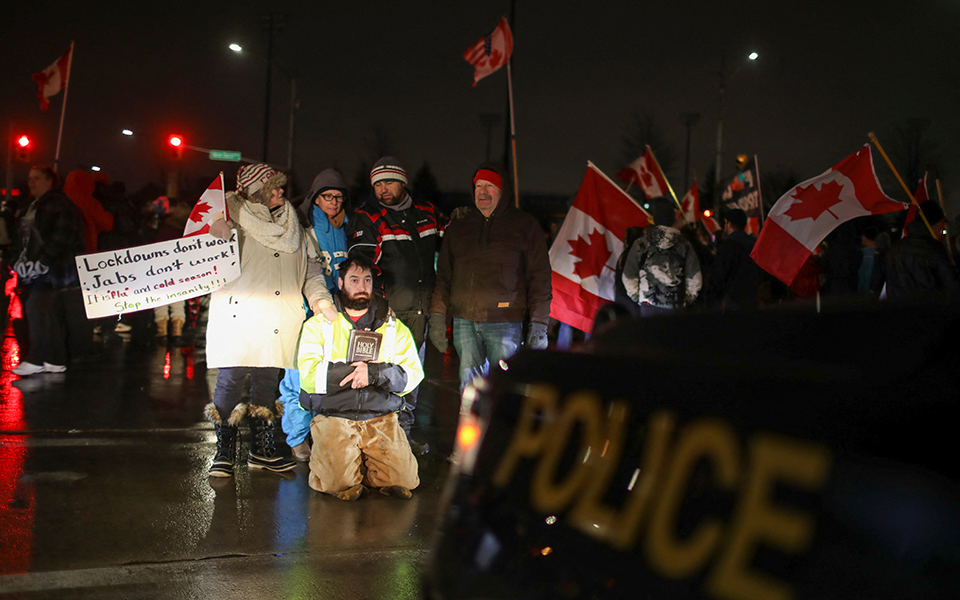καναδάς-το-κομβόι-της-ελευθερίας-δε-561715612
