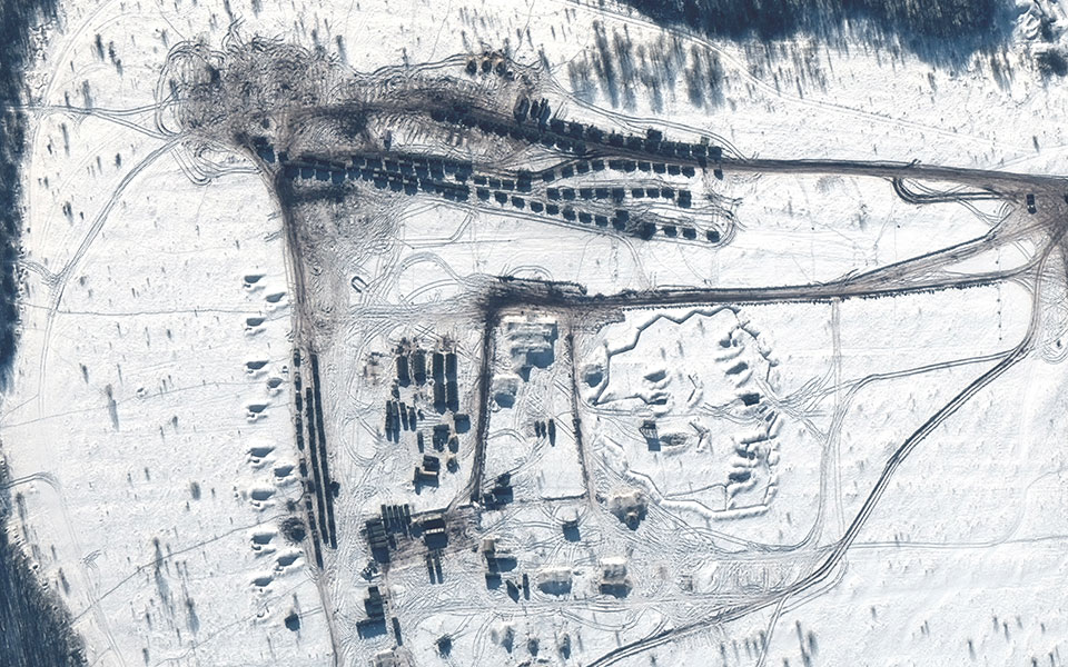 η-δύση-δυσπιστεί-για-την-ρωσική-αποκλι-561723406