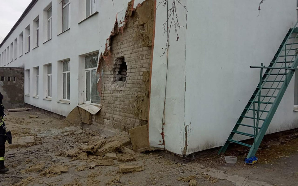 Reuters: Βομβαρδισμοί κοντά στο αεροδρόμιο του Ντόνετσκ-2