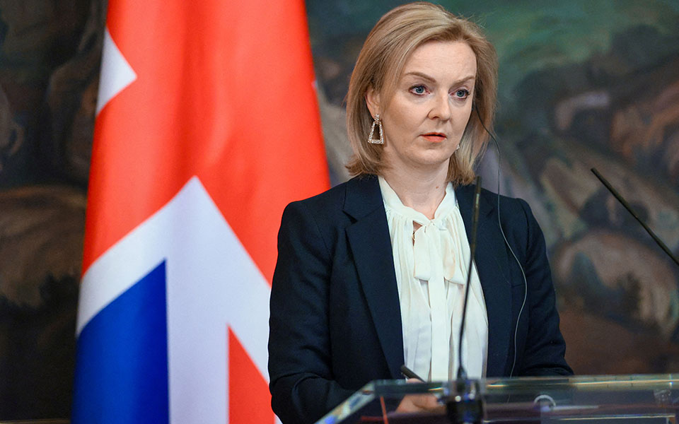 λιζ-τρας-η-ρωσία-να-φύγει-από-την-ουκρα-561732658