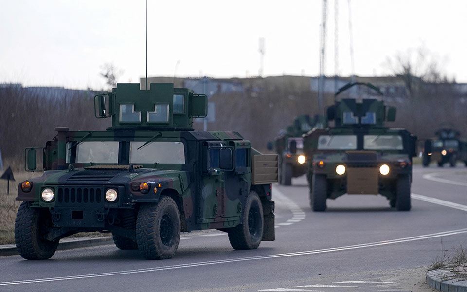 ουκρανικό-reuters-δύο-πομπές-με-στρατιωτι-561733291