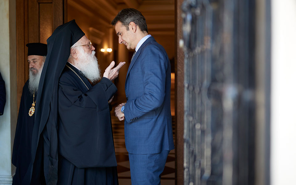 κυρ-μητσοτάκης-συναντήθηκε-με-τον-αρχ-561731062