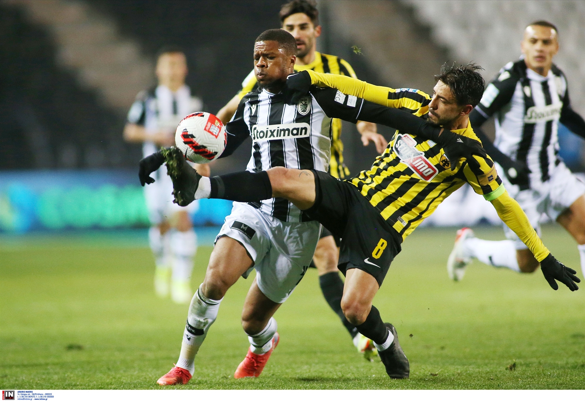 κύπελλο-η-διέξοδος-των-δικεφάλων-561709819