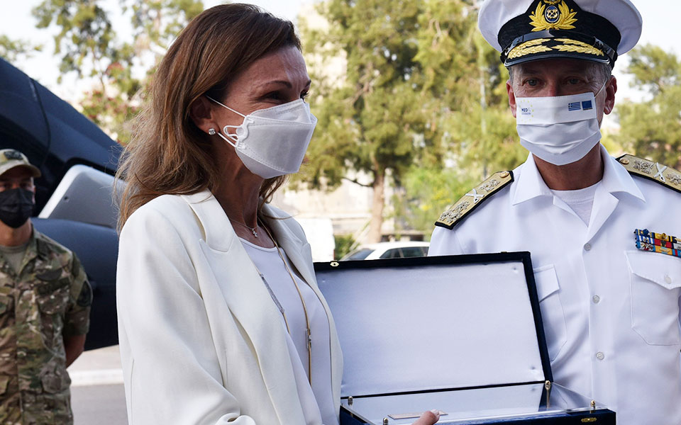 η-μ-τραυλού-νέα-πρόεδρος-της-ενωσης-ελλ-561711952