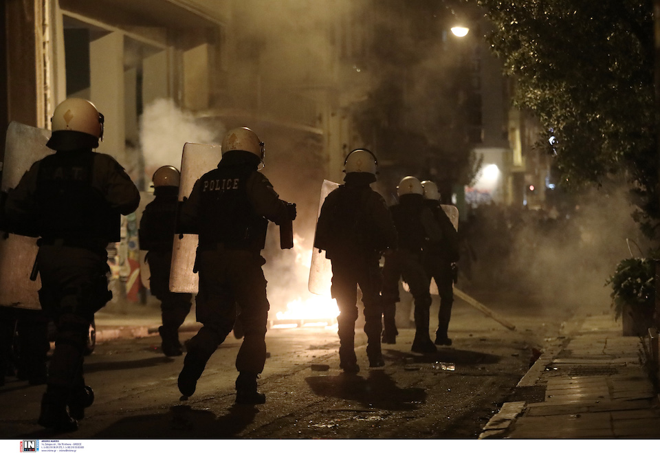 θεσσαλονίκη-επίθεση-με-μολότοφ-σε-βάρ-561706129