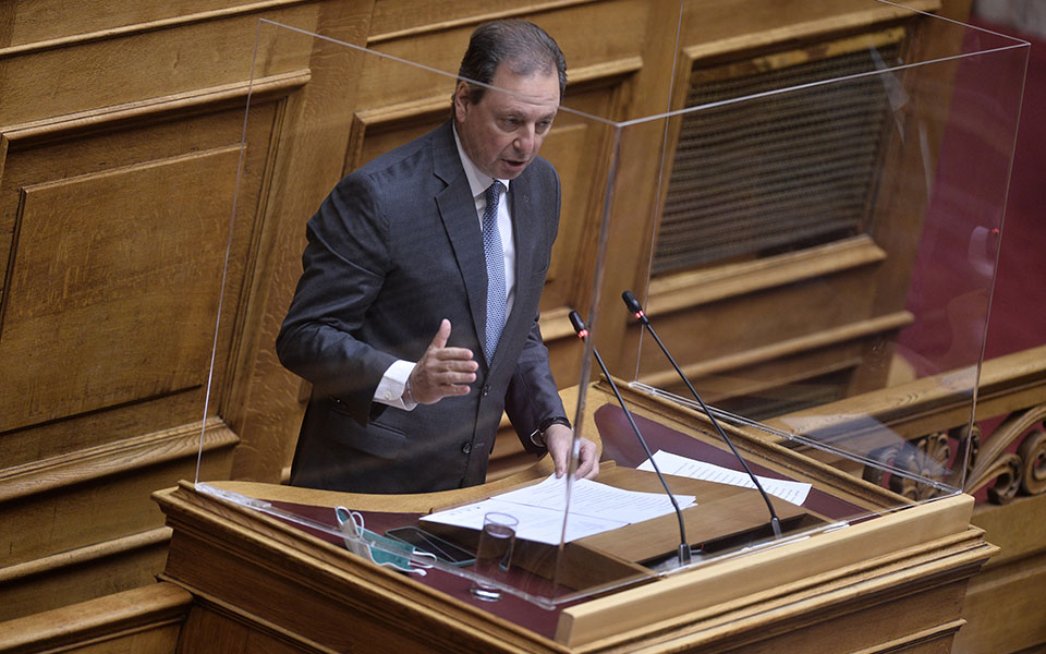 σπήλιος-λιβανός-το-παρασκήνιο-της-καρ-561707392