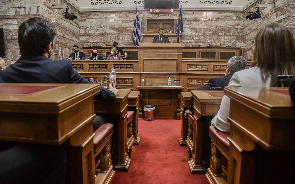 ψηλά-η-οικονομία-στον-αντιπολιτευτικ-561730933