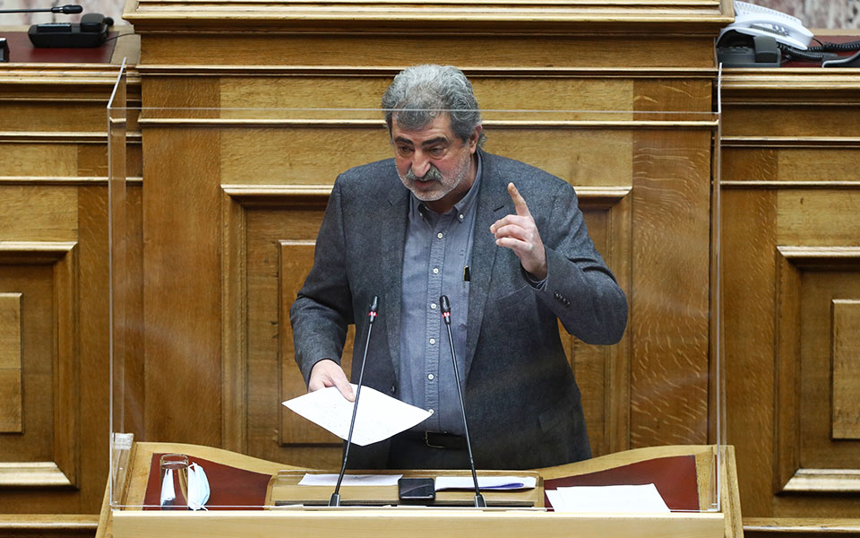 διακοπή-στη-βουλή-εξαιτίας-του-πολάκη-561696919