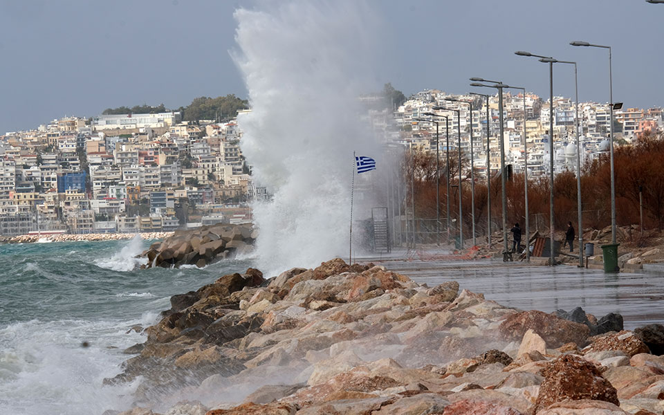 καιρός-ψυχρό-μέτωπο-φέρνει-θυελλώδει-561707149