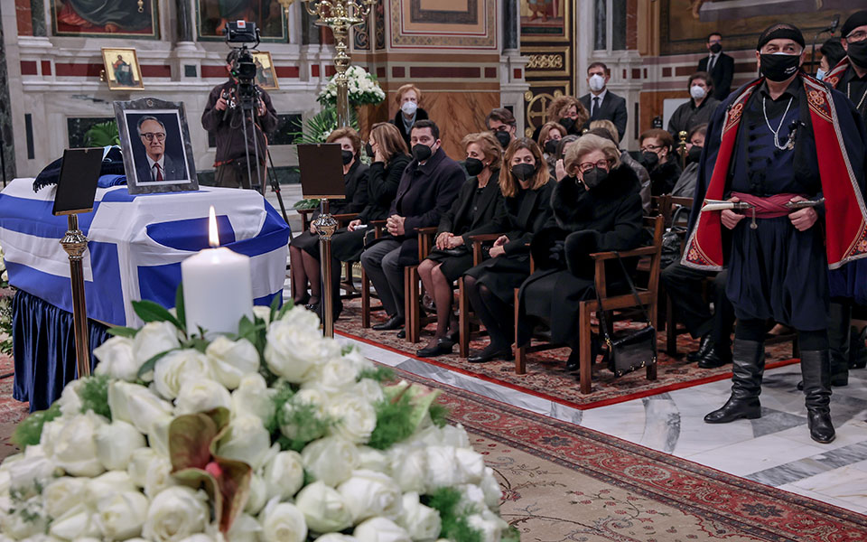 με-τιμές-αρχηγού-κράτους-η-κηδεία-του-χ-561706681