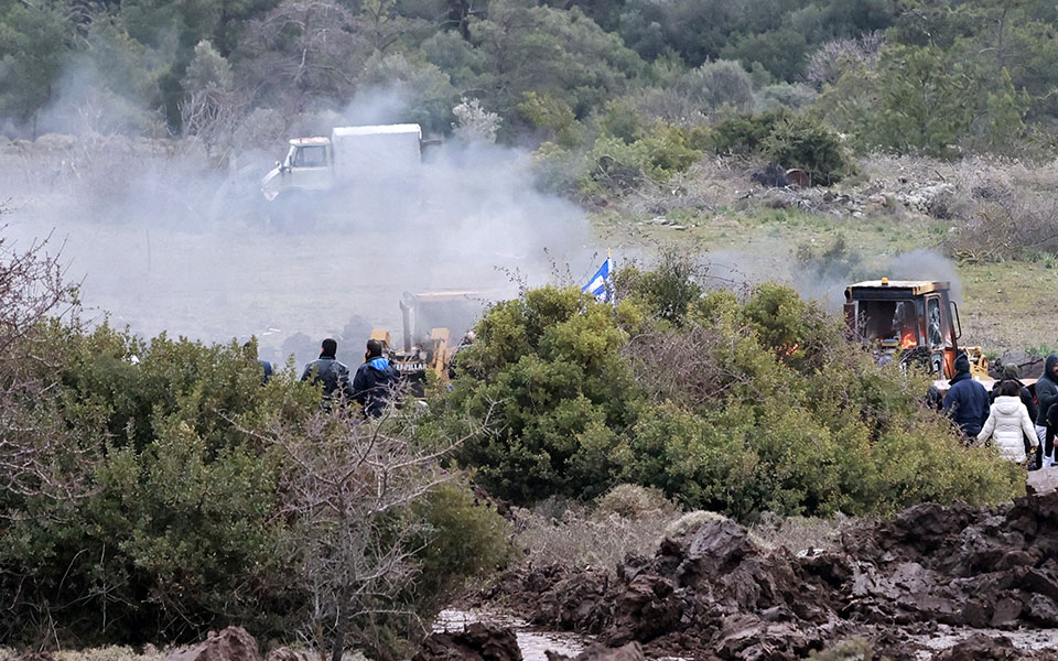 λέσβος-τέσσερις-συλλήψεις-για-τα-επει-561709252