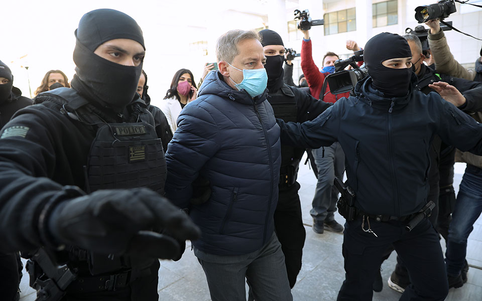 στα-δικαστήρια-ο-δημήτρης-λιγνάδης-υπ-561713758