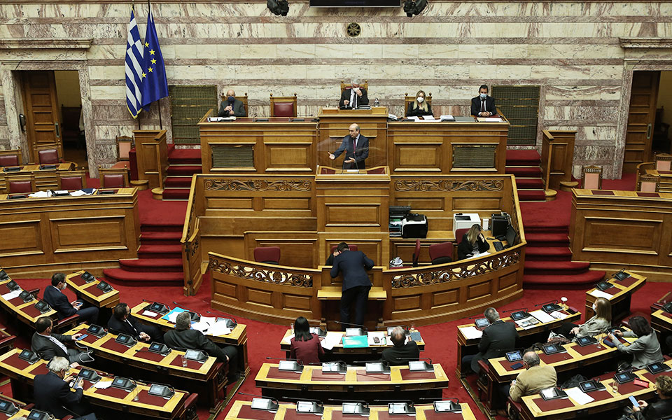 νέος-εφκα-μόνο-με-τις-ψήφους-της-κυβέρν-561725263