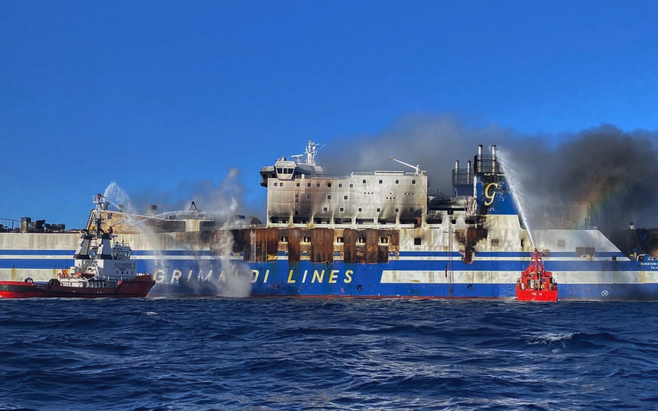 φωτιά-στο-euroferry-olympia-αγωνία-για-τους-12-αγνοο-561728053