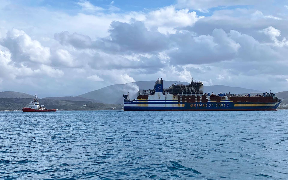 φωτιά-στο-euroferry-olympia-παράταση-στην-αγωνία-γ-561732475