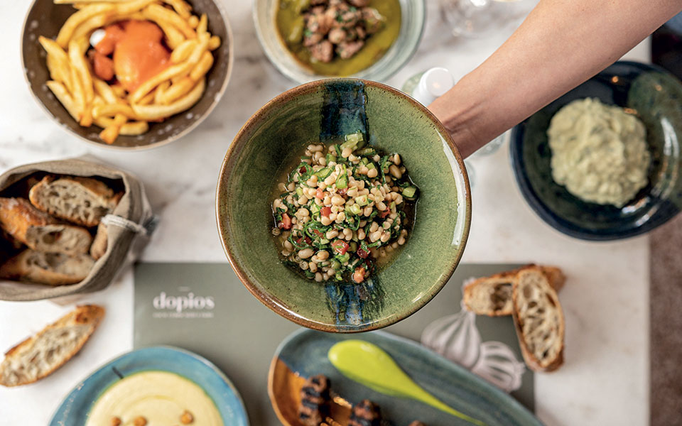 dopios-γιατί-το-μεζεδοπωλείο-του-πέσκια-είν-561721726