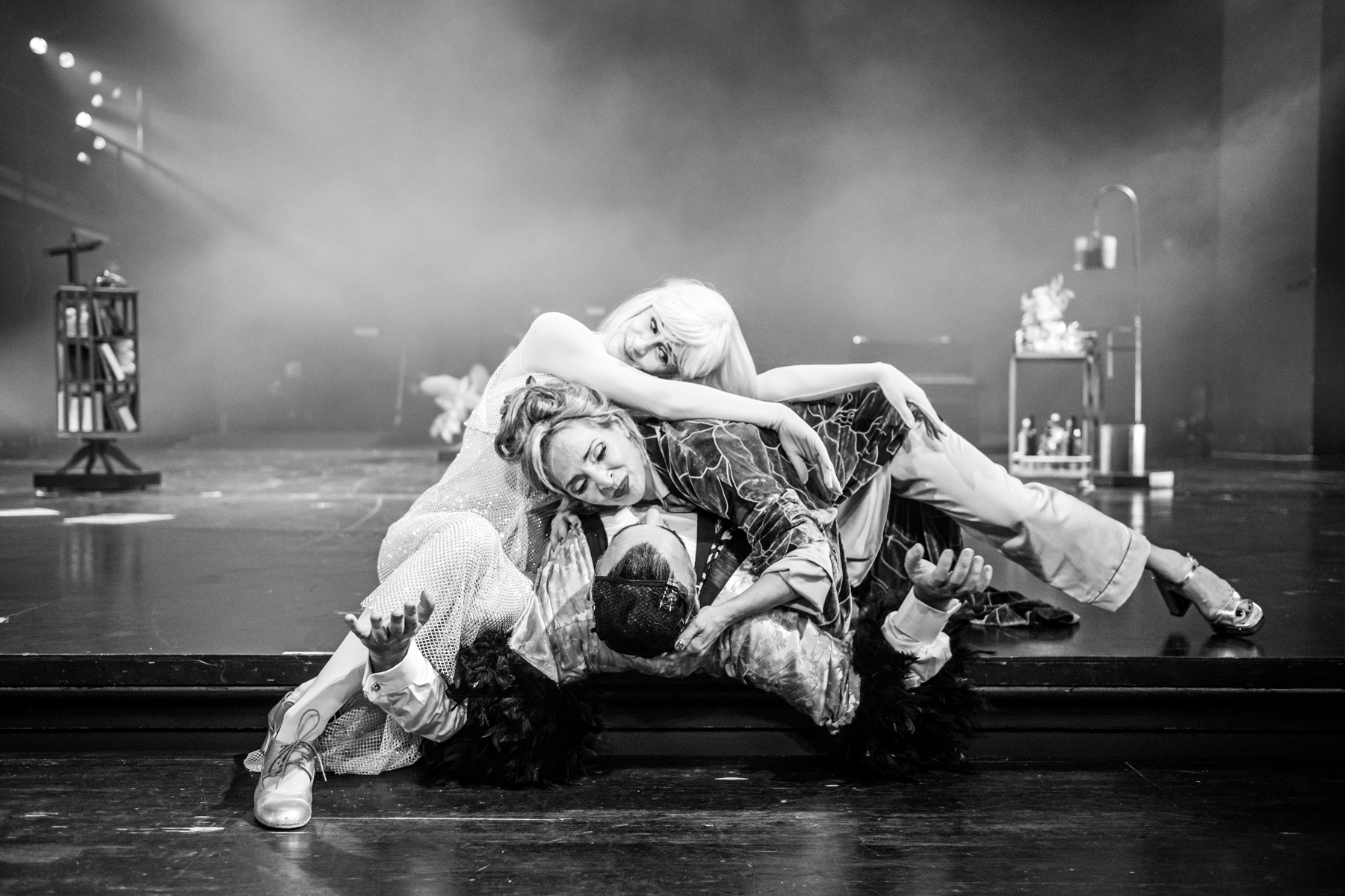 πάρτι-επιβίωσης-στο-εθνικό-561726424