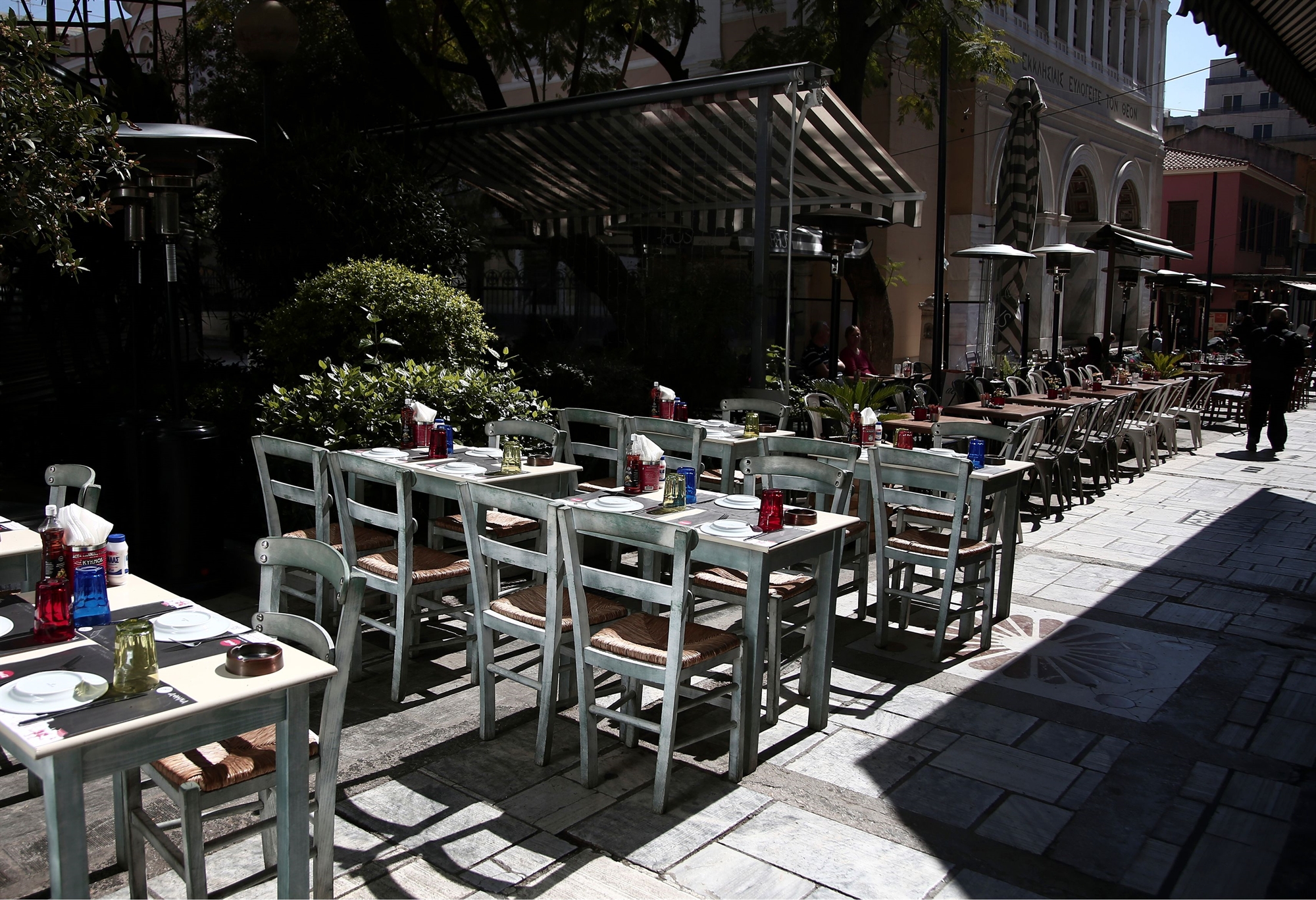 εστίαση-μειωμένος-τζίρος-κατά-13-δισ-το-20-561726592