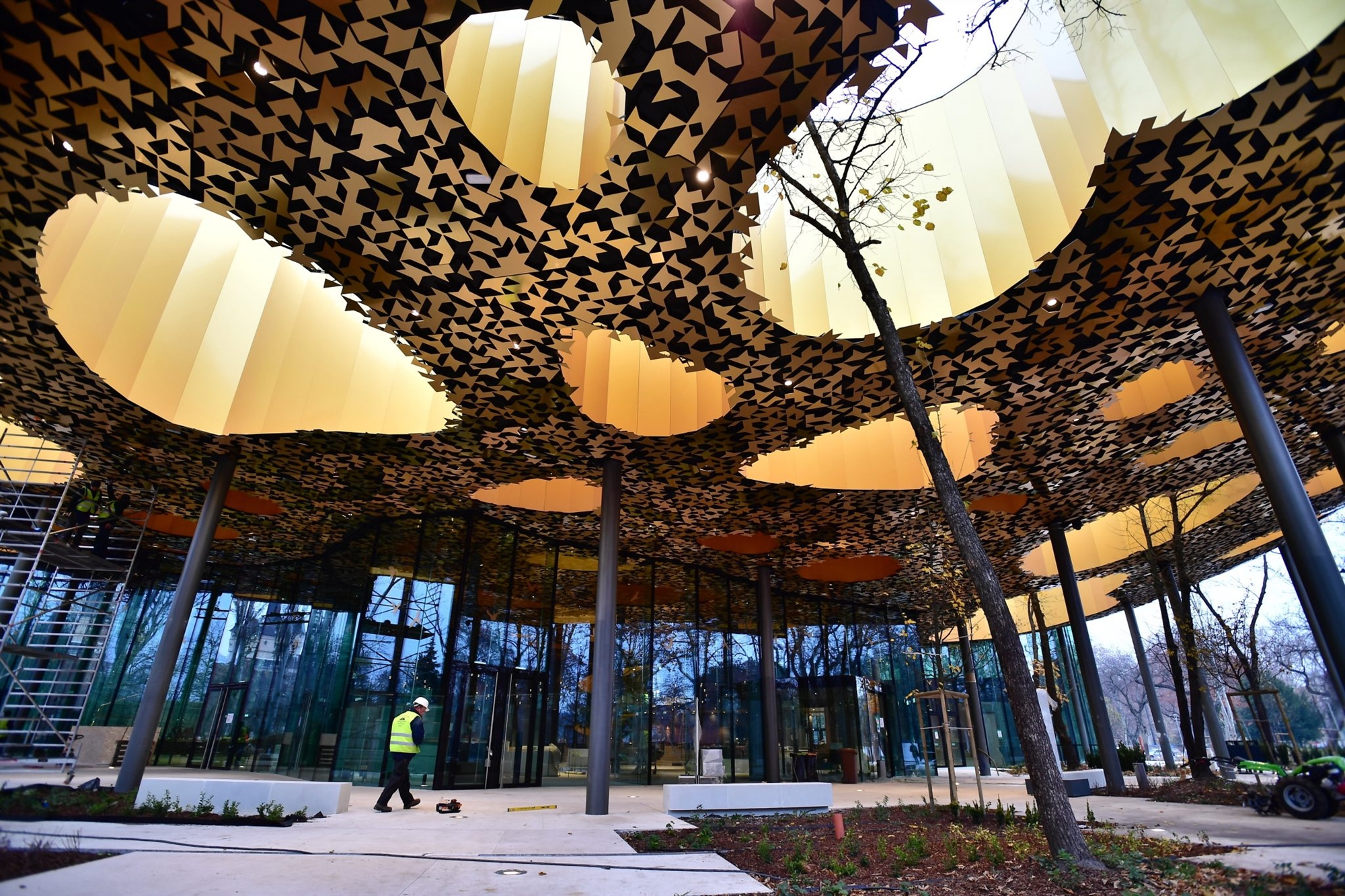 παραφωνίες-στη-βουδαπέστη-561709690