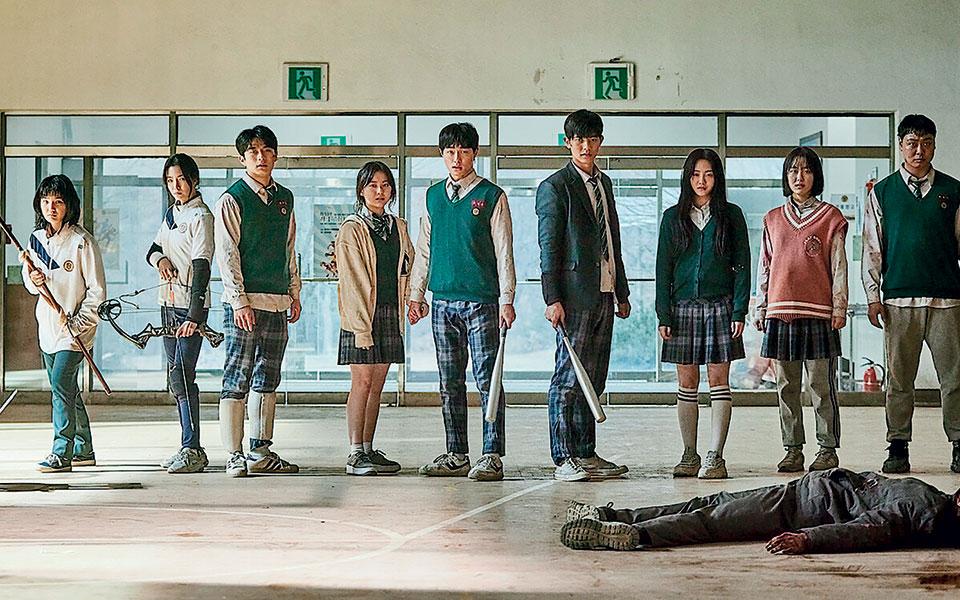 είμαστε-όλοι-νεκροί-τα-ζόμπι-από-την-κο-561723862