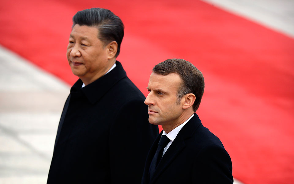 τηλεφωνική-επικοινωνία-μακρόν-σι-τζ-561722188