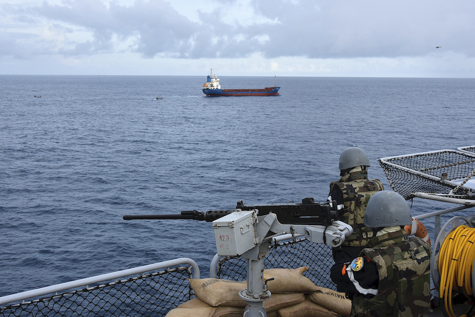 μπλόκο-σε-ρωσικό-φορτηγό-πλοίο-και-561739696