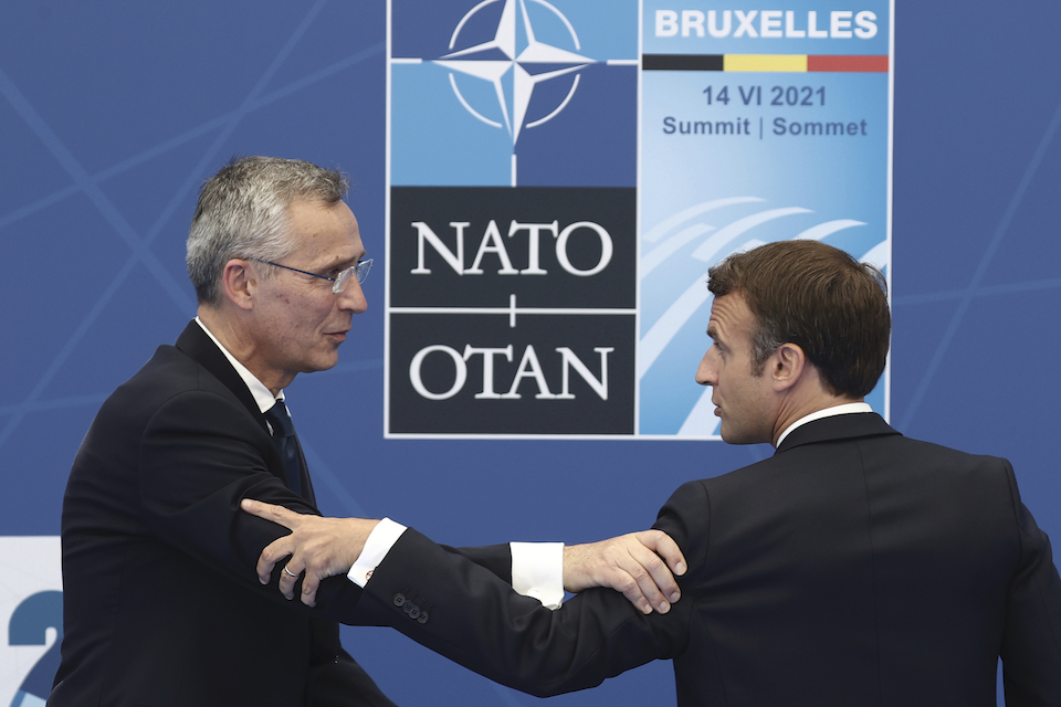 επικοινωνία-στόλτενμπεργκ-μακρόν-γ-561705736