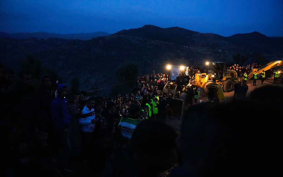 μαρόκο-αγωνία-για-τον-πεντάχρονο-που-έ-561706006