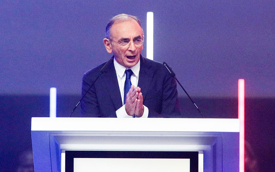 τραμπ-σε-ζεμούρ-μην-υποχωρείτε-κρατά-561721504